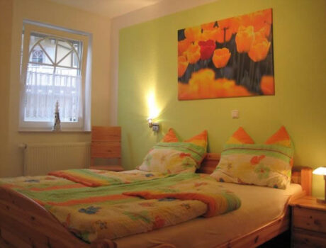 Schlafzimmer 1 der Wohnung 1 in der Villa Vogelsang (Zingst)