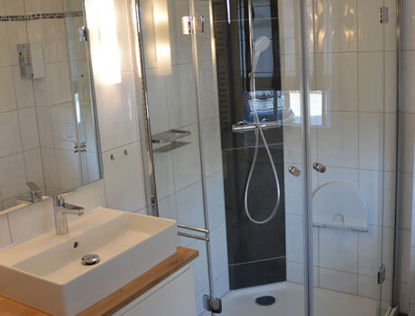 Bad der Wohnung 1 in der Villa Vogelsang (Zingst)